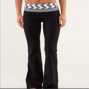 Lululemon grove yoga pants